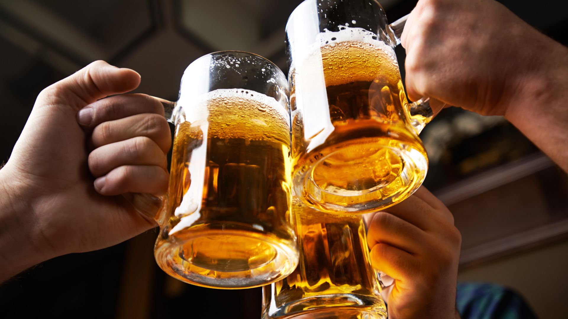 Ile kalorii ma piwo i wódka – kalorie w alkoholu, które warto znać